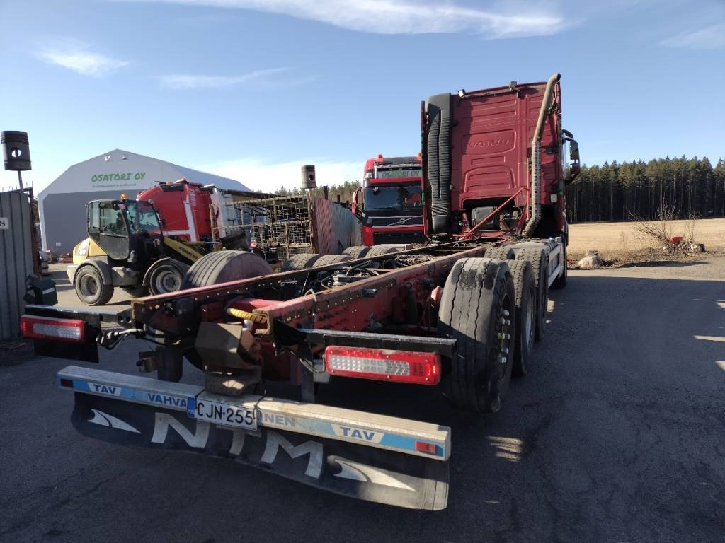 Volvo FH750 8x4 alusta - Chasis camión: foto 4 Volvo FH750 8x4 alusta - Chasis camión: foto 4