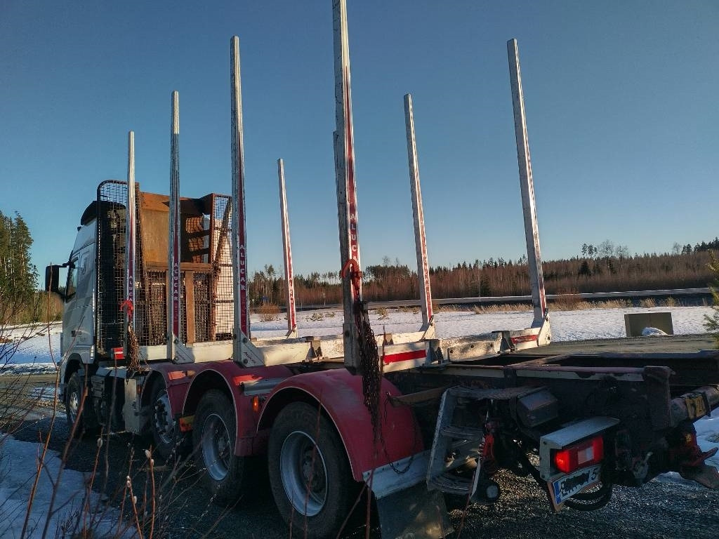 Volvo FH750 puuvarustus, napaperät,trippeli - Camión forestal: foto 5 Volvo FH750 puuvarustus, napaperät,trippeli - Camión forestal: foto 5