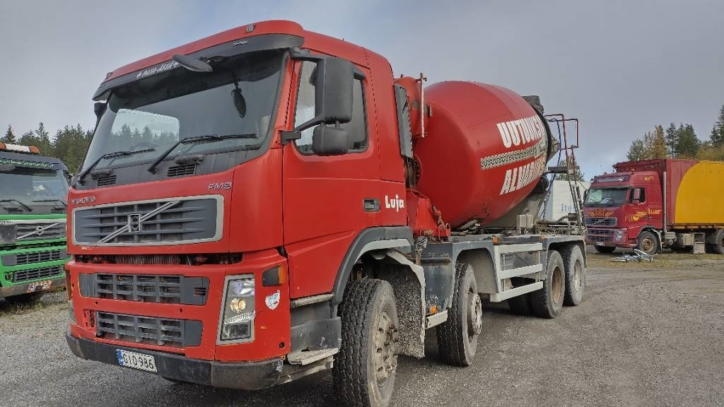 Volvo FM9 8x4 full steel,manual, mixer - Cisterna camión: foto 1 Volvo FM9 8x4 full steel,manual, mixer - Cisterna camión: foto 1