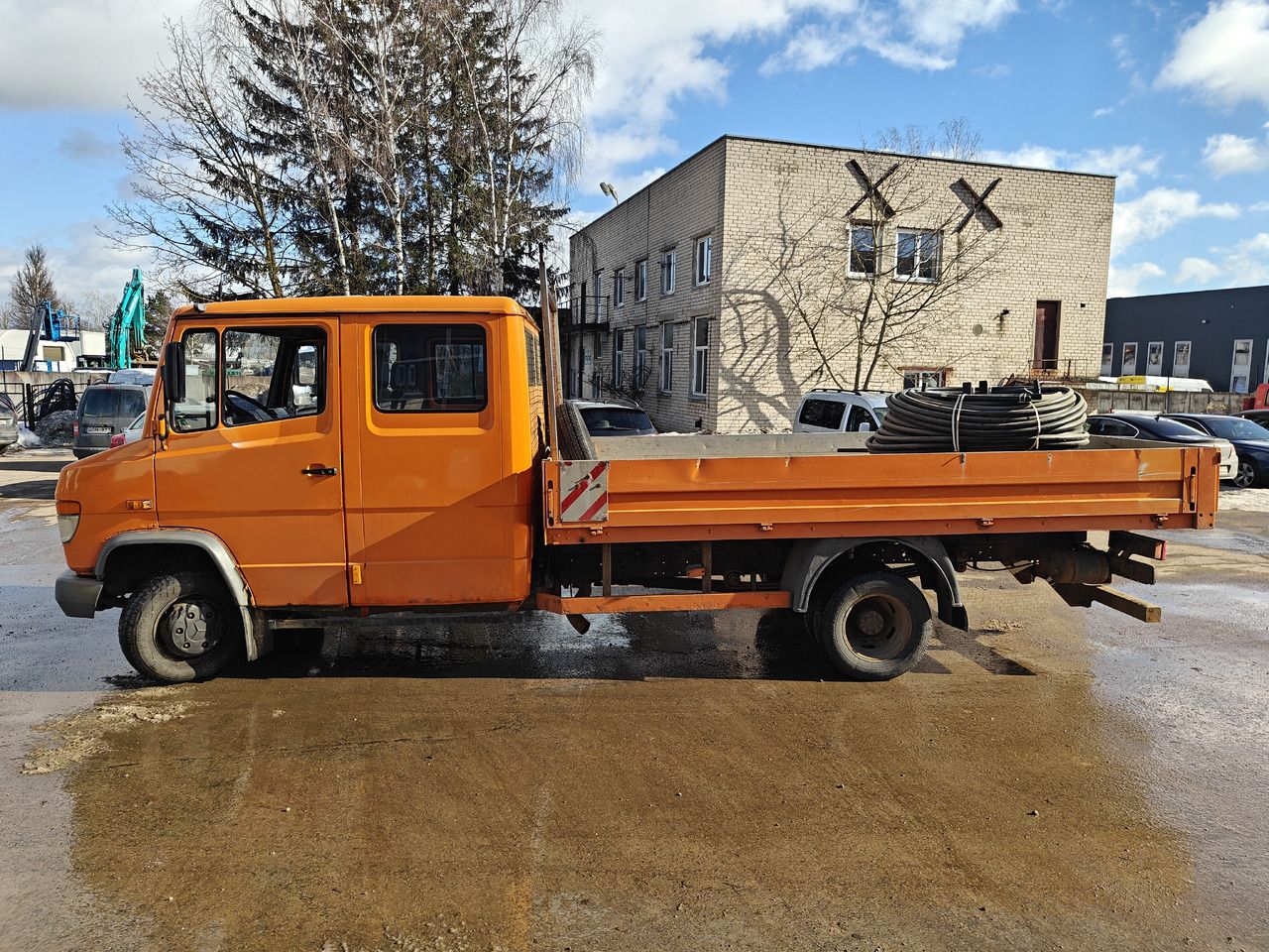 MERCEDES-BENZ 614 D - Camión caja abierta: foto 5 MERCEDES-BENZ 614 D - Camión caja abierta: foto 5