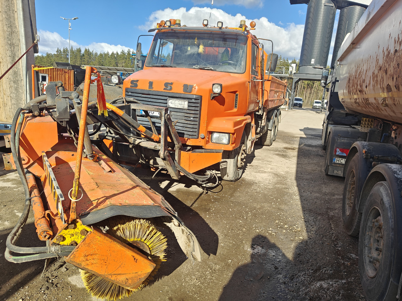 SISU SR 332 - Volquete camión: foto 3 SISU SR 332 - Volquete camión: foto 3