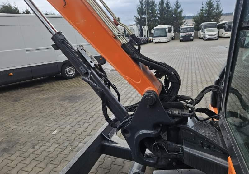 Hitachi ZX48U-5A CLR / 3 ŁYŻKI / SPROWADZONA / 2 300 MTH - Excavadora de cadenas: foto 5 Hitachi ZX48U-5A CLR / 3 ŁYŻKI / SPROWADZONA / 2 300 MTH - Excavadora de cadenas: foto 5