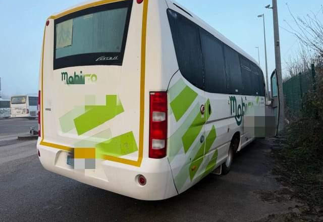 Mercedes-Benz SUNRIDER 818 VARIO / SPROWADZONY / 36 MIEJSC - Minibús, Furgoneta de pasajeros: foto 4 Mercedes-Benz SUNRIDER 818 VARIO / SPROWADZONY / 36 MIEJSC - Minibús, Furgoneta de pasajeros: foto 4