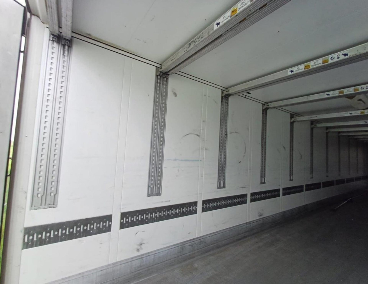 2018 Schmitz Cargobull SKO Double Deck FP 45 ThermoKing SLXi 300 Lifting Axle - Frigorífico semirremolque: foto 3 2018 Schmitz Cargobull SKO Double Deck FP 45 ThermoKing SLXi 300 Lifting Axle - Frigorífico semirremolque: foto 3