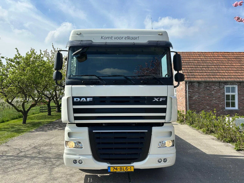 DAF XF 105.460 / NL TRUCK / EURO5 / RETARDER / MANUAL / HYDRAULIC RAMP - Portavehículos camión: foto 2 DAF XF 105.460 / NL TRUCK / EURO5 / RETARDER / MANUAL / HYDRAULIC RAMP - Portavehículos camión: foto 2