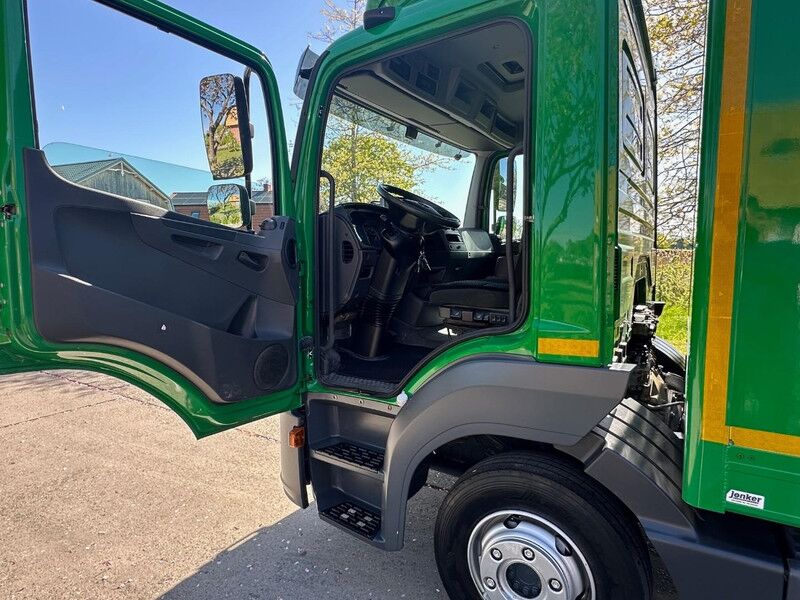 Mercedes-Benz ATEGO / NL TRUCK / SLECHTS 135.000KM / 10T / EURO 6 / AIRCO / LAADKLEP+ZIJDEUR / AUTOMAAT - Camión caja cerrada: foto 5 Mercedes-Benz ATEGO / NL TRUCK / SLECHTS 135.000KM / 10T / EURO 6 / AIRCO / LAADKLEP+ZIJDEUR / AUTOMAAT - Camión caja cerrada: foto 5