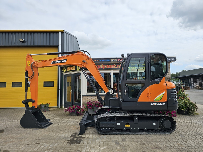 Develon DX60E-10N - Miniexcavadora: foto 1 Develon DX60E-10N - Miniexcavadora: foto 1