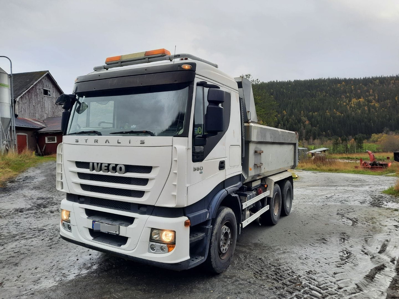IVECO Stralis 560 - Volquete camión: foto 1 IVECO Stralis 560 - Volquete camión: foto 1