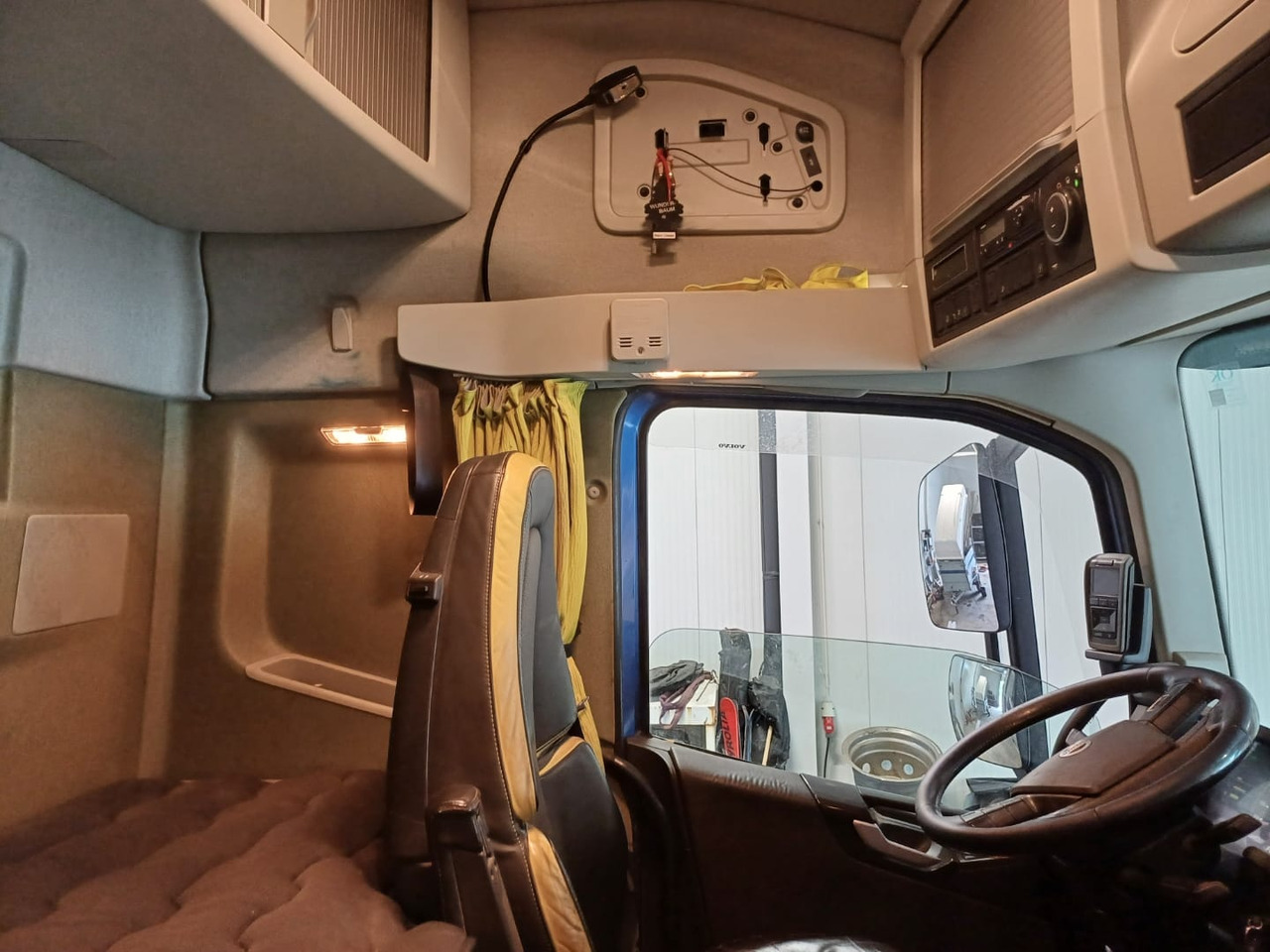 Volvo FH16 750 - Camión forestal, Camión grúa: foto 4 Volvo FH16 750 - Camión forestal, Camión grúa: foto 4