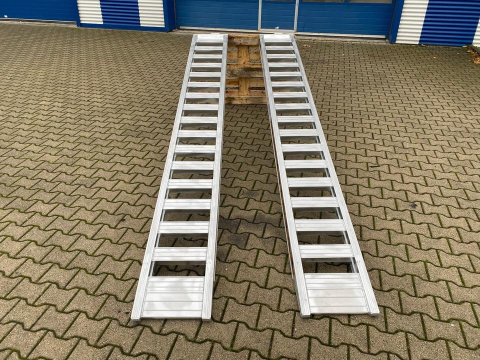 Alurampen Satz 3,50M 2000KG Minibagger Minilader Quad Auffahrrampe *INKL.19% MWST* - Rampa de carga: foto 2 Alurampen Satz 3,50M 2000KG Minibagger Minilader Quad Auffahrrampe *INKL.19% MWST* - Rampa de carga: foto 2