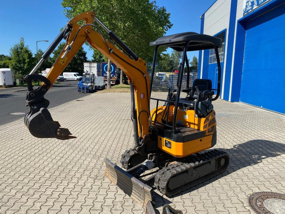 Minibagger BK2000ASR inkl. Schaufeln *INKL.19 MWST*95H*BERGER KRAUS*YANMAR-MOTOR* SCHWENKARM*VERSTELLFAHRWERK* - Miniexcavadora: foto 4 Minibagger BK2000ASR inkl. Schaufeln *INKL.19 MWST*95H*BERGER KRAUS*YANMAR-MOTOR* SCHWENKARM*VERSTELLFAHRWERK* - Miniexcavadora: foto 4