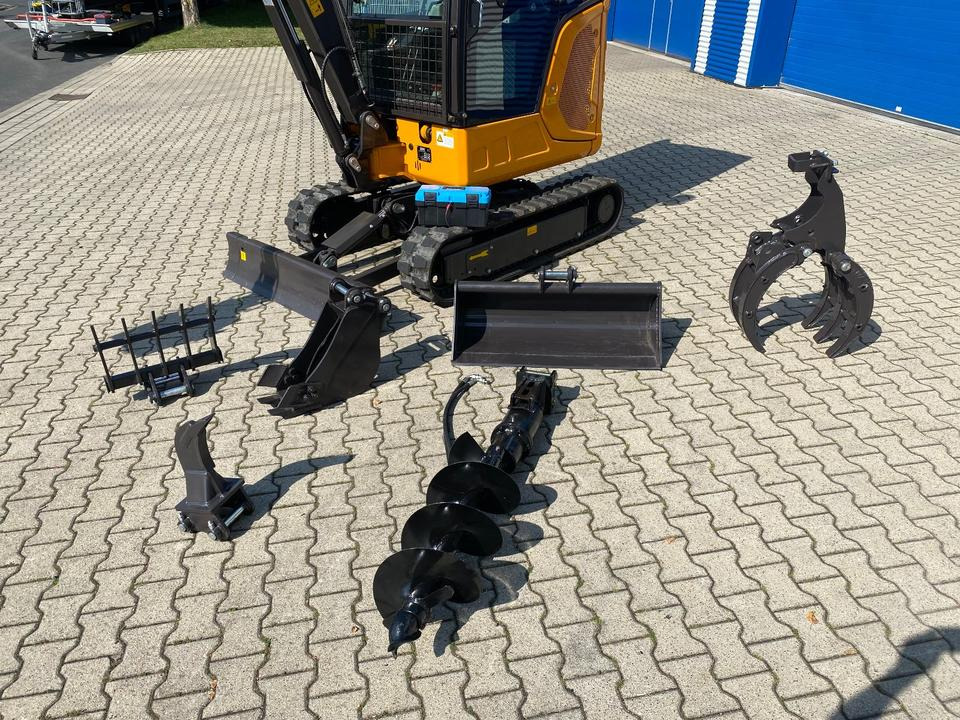 Minibagger BK2800ASR inkl. Zubehörpaket *INKL.19% MWST*BERGER KRAUS*KUBOTA*SCHWENKARM* VERSTELLFAHRWERK*KLIMA* - Miniexcavadora: foto 3 Minibagger BK2800ASR inkl. Zubehörpaket *INKL.19% MWST*BERGER KRAUS*KUBOTA*SCHWENKARM* VERSTELLFAHRWERK*KLIMA* - Miniexcavadora: foto 3