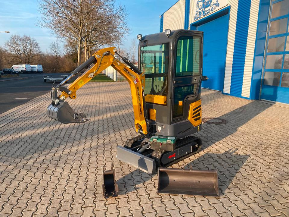 Minibagger BK950KS + Schaufelpaket *INKL.19% MWST*BERGER KRAUS*KABINE*SOFORT!* - Miniexcavadora: foto 1 Minibagger BK950KS + Schaufelpaket *INKL.19% MWST*BERGER KRAUS*KABINE*SOFORT!* - Miniexcavadora: foto 1
