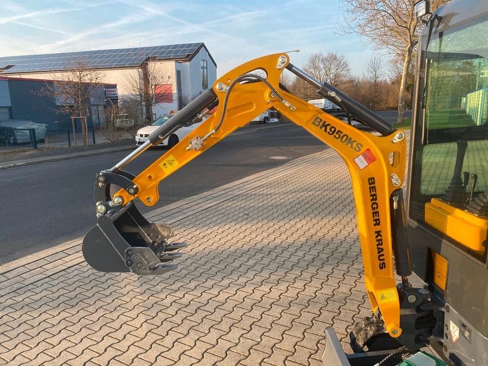 Minibagger BK950KS + Schaufelpaket *INKL.19% MWST*BERGER KRAUS*KABINE*SOFORT!* - Miniexcavadora: foto 4 Minibagger BK950KS + Schaufelpaket *INKL.19% MWST*BERGER KRAUS*KABINE*SOFORT!* - Miniexcavadora: foto 4