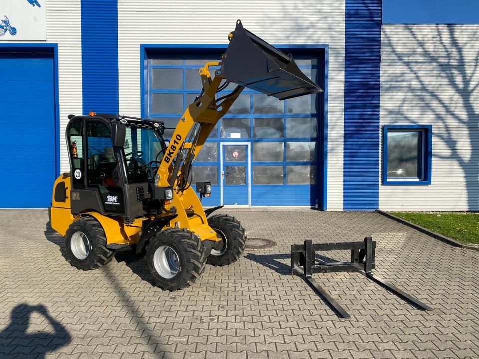Radlader/Hoflader BK810 inkl. Gabel/Schaufelpaket *INKL.19% MWST*BERGER KRAUS* KUBOTA*EURO*CE* - Cargadora articulada: foto 1 Radlader/Hoflader BK810 inkl. Gabel/Schaufelpaket *INKL.19% MWST*BERGER KRAUS* KUBOTA*EURO*CE* - Cargadora articulada: foto 1