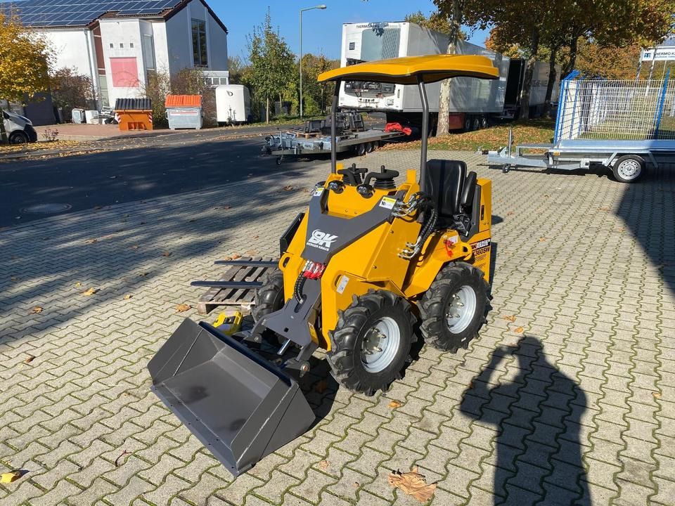 Radlader/Mini-Radlader BK360SW inkl. Gabel/Schaufelpaket *INKL.19% MWST*BERGER KRAUS*B&S MOTOR*SOFORT!* - Cargadora articulada: foto 4 Radlader/Mini-Radlader BK360SW inkl. Gabel/Schaufelpaket *INKL.19% MWST*BERGER KRAUS*B&S MOTOR*SOFORT!* - Cargadora articulada: foto 4