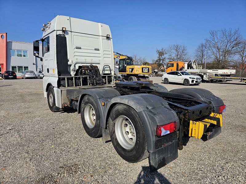 MAN TGX33.540 6x4 - Cabeza tractora: foto 3 MAN TGX33.540 6x4 - Cabeza tractora: foto 3