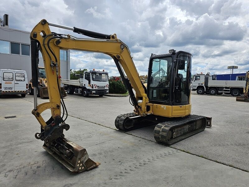Caterpillar 305C - Miniexcavadora: foto 1 Caterpillar 305C - Miniexcavadora: foto 1