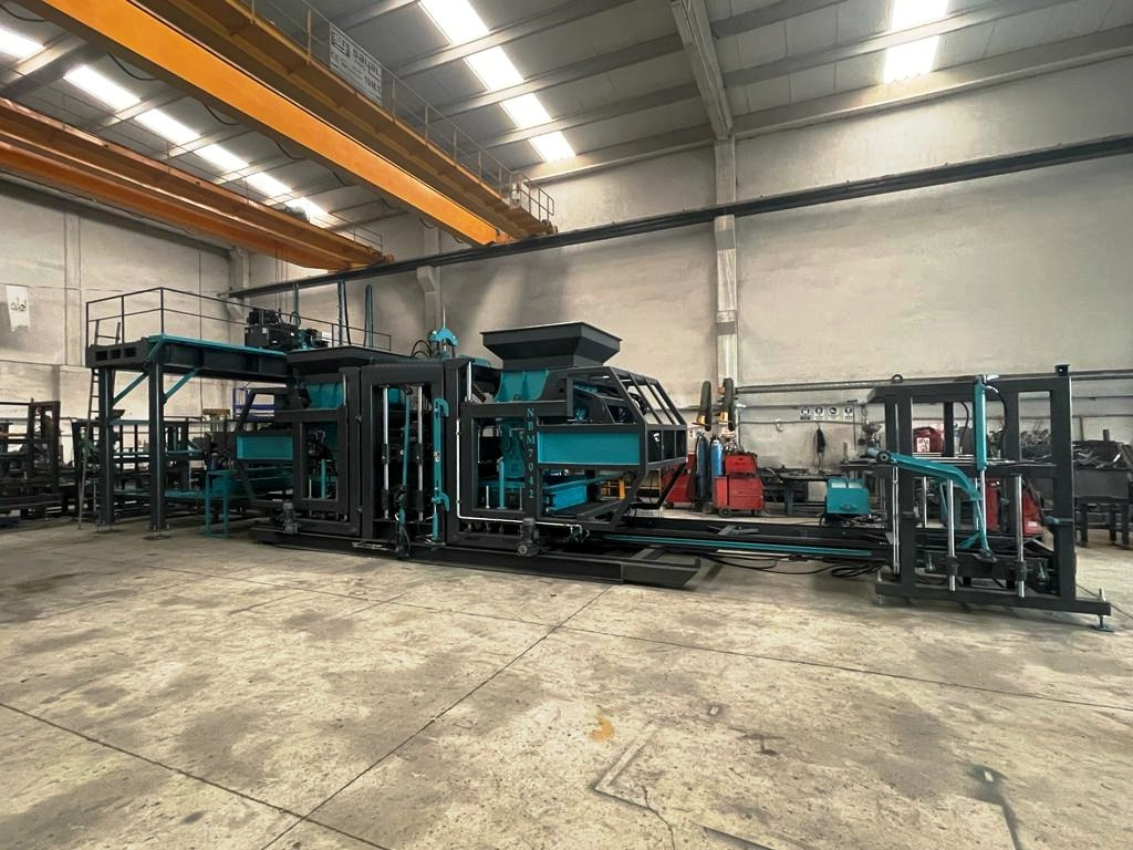 Constmach Machine à Fabriquer des Briquettes BS-42 (Machine à Fabriquer des Blocs de Béton) - Máquina bloquera: foto 3 Constmach Machine à Fabriquer des Briquettes BS-42 (Machine à Fabriquer des Blocs de Béton) - Máquina bloquera: foto 3