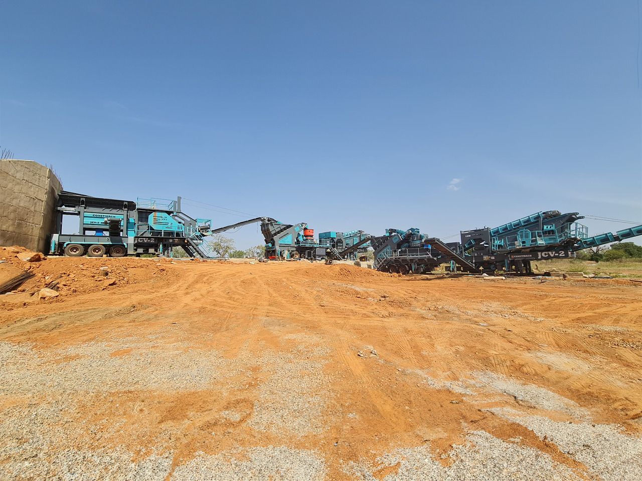 Constmach Mobile Stone Crushing Plant With A Capacity Of 150 T/h Delivered From Stock - Trituradora móvil: foto 1 Constmach Mobile Stone Crushing Plant With A Capacity Of 150 T/h Delivered From Stock - Trituradora móvil: foto 1