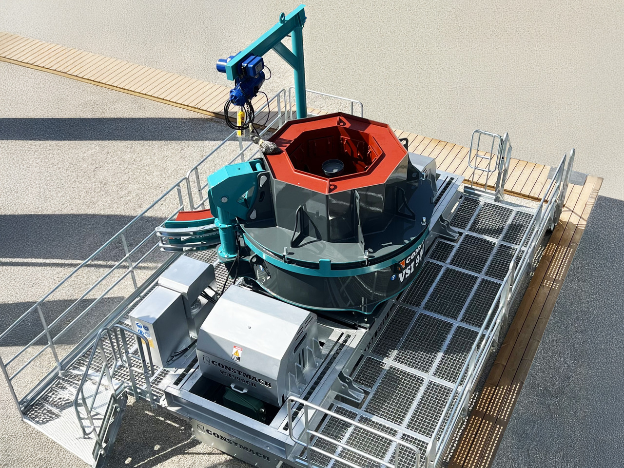 Constmach Vertical Shaft Impact Crusher with a Capacity of 65 to 400 T/H - Trituradora de impacto: foto 1 Constmach Vertical Shaft Impact Crusher with a Capacity of 65 to 400 T/H - Trituradora de impacto: foto 1