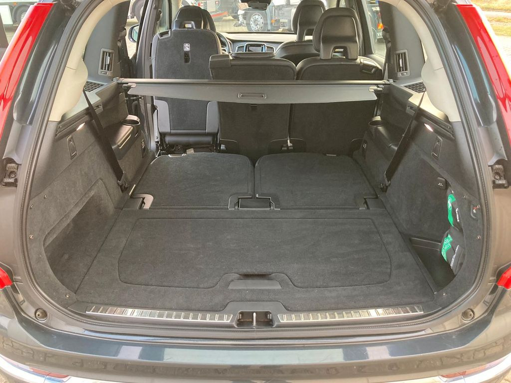 Volvo XC 90 T8 7-Sitzer Inscr. Expr. Recharge AWD Volvo XC 90 T8 7-Sitzer Inscr. Expr. Recharge AWD - SUV/ Todoterreno: foto 5 Volvo XC 90 T8 7-Sitzer Inscr. Expr. Recharge AWD Volvo XC 90 T8 7-Sitzer Inscr. Expr. Recharge AWD - SUV/ Todoterreno: foto 5