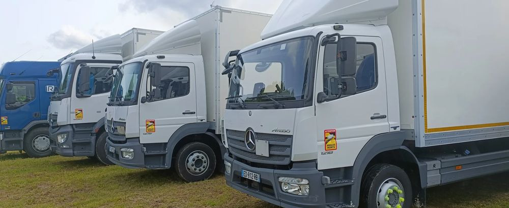 Mercedes-Benz Atego 1218 - Camión caja cerrada: foto 1 Mercedes-Benz Atego 1218 - Camión caja cerrada: foto 1
