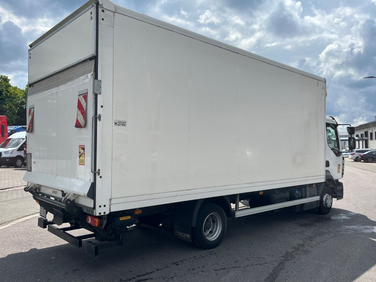 Renault D7.5 210 Kofferaufbau mit LBW - Furgoneta: foto 4 Renault D7.5 210 Kofferaufbau mit LBW - Furgoneta: foto 4