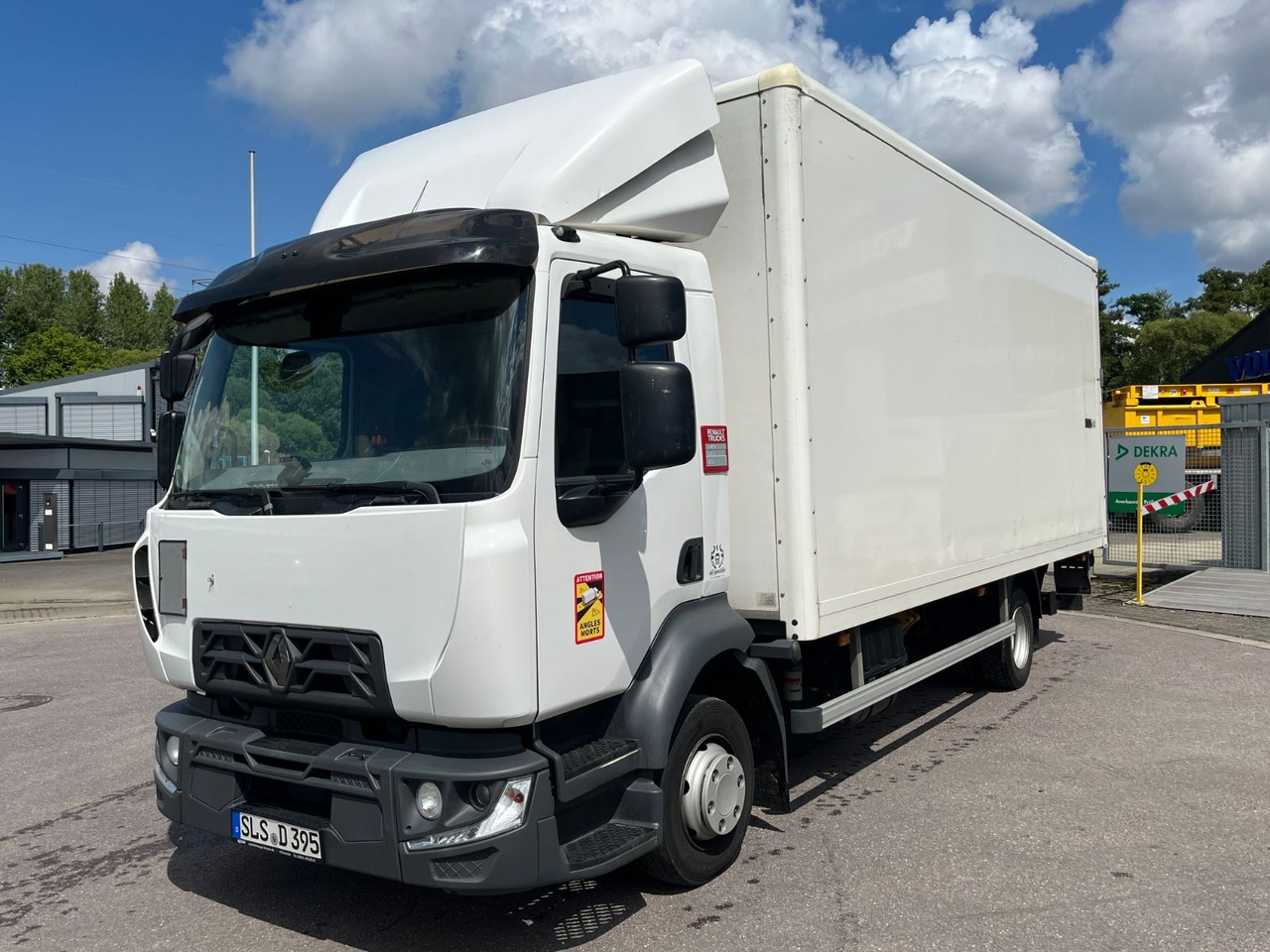 Renault D7.5 210 Kofferaufbau mit LBW - Furgoneta: foto 1 Renault D7.5 210 Kofferaufbau mit LBW - Furgoneta: foto 1