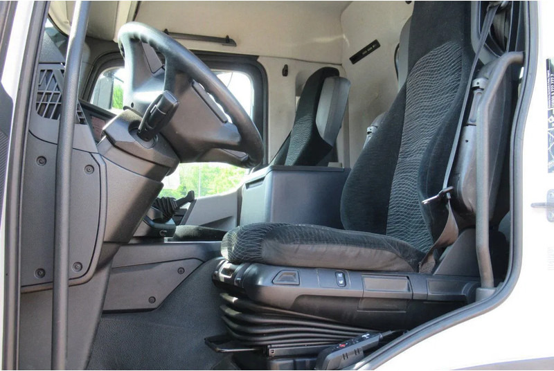 Mercedes-Benz Antos 1833 L - Cabeza tractora: foto 5 Mercedes-Benz Antos 1833 L - Cabeza tractora: foto 5