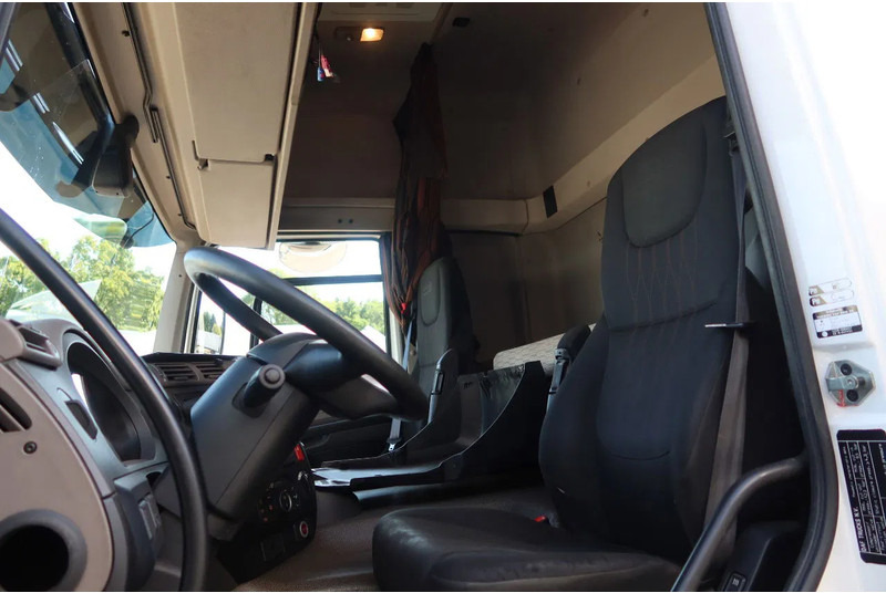 DAF CF 410 Bak+Klep Dhollandia 2.000 kg Slaapcabine - Camión caja cerrada: foto 5 DAF CF 410 Bak+Klep Dhollandia 2.000 kg Slaapcabine - Camión caja cerrada: foto 5