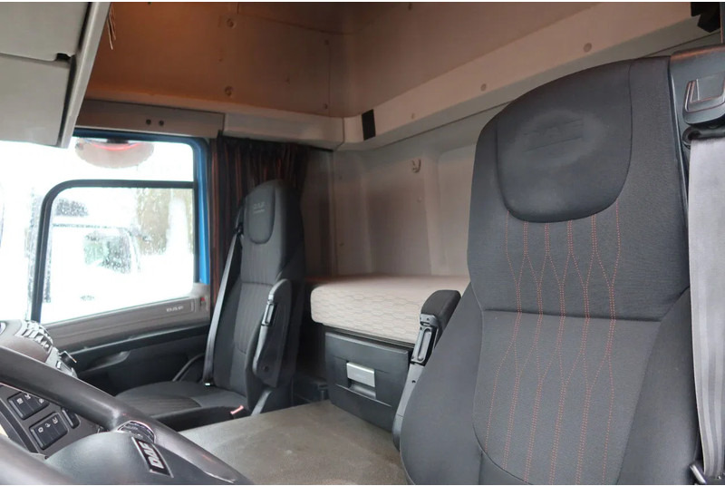 DAF CF 410 Bakwagen+Trailer met klep 2.000 kg. 6 Stuks in voorraad. Price 49.500,-- euro netto. - Camión caja cerrada: foto 5 DAF CF 410 Bakwagen+Trailer met klep 2.000 kg. 6 Stuks in voorraad. Price 49.500,-- euro netto. - Camión caja cerrada: foto 5