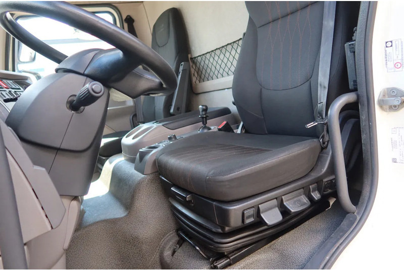 DAF LF 230 Bak+Klep Dhollandia 1500 kg Euro 6 - Camión caja cerrada: foto 5 DAF LF 230 Bak+Klep Dhollandia 1500 kg Euro 6 - Camión caja cerrada: foto 5