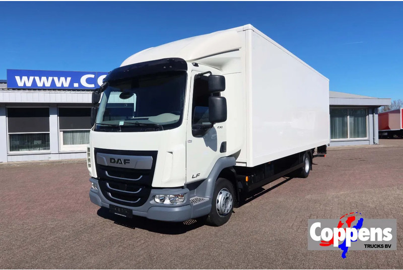 DAF LF 45 Gesloten bak + Dhollandia klep 1500 kg 4x2 - Camión caja cerrada: foto 1 DAF LF 45 Gesloten bak + Dhollandia klep 1500 kg 4x2 - Camión caja cerrada: foto 1