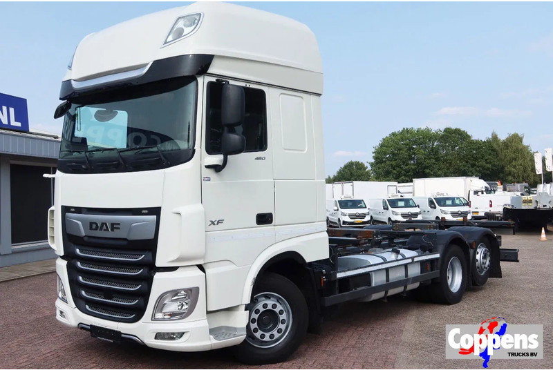 DAF XF 106.480 BDF Super Space CAb 6X2 FAN - Chasis camión: foto 1 DAF XF 106.480 BDF Super Space CAb 6X2 FAN - Chasis camión: foto 1