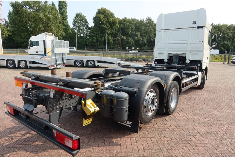 DAF XF 106.480 BDF Super Space CAb 6X2 FAN - Chasis camión: foto 3 DAF XF 106.480 BDF Super Space CAb 6X2 FAN - Chasis camión: foto 3