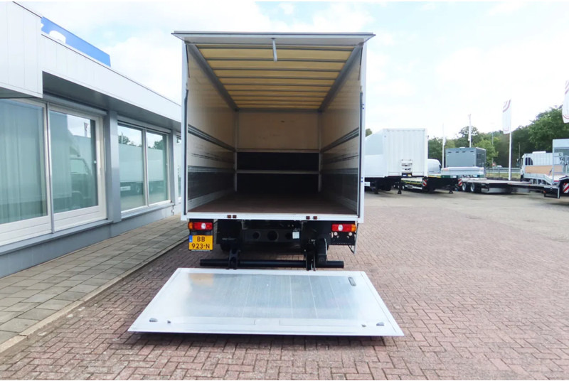 FUSO Canter 7 C 18 Bak+Klep 1000 kg - Camión caja cerrada: foto 5 FUSO Canter 7 C 18 Bak+Klep 1000 kg - Camión caja cerrada: foto 5