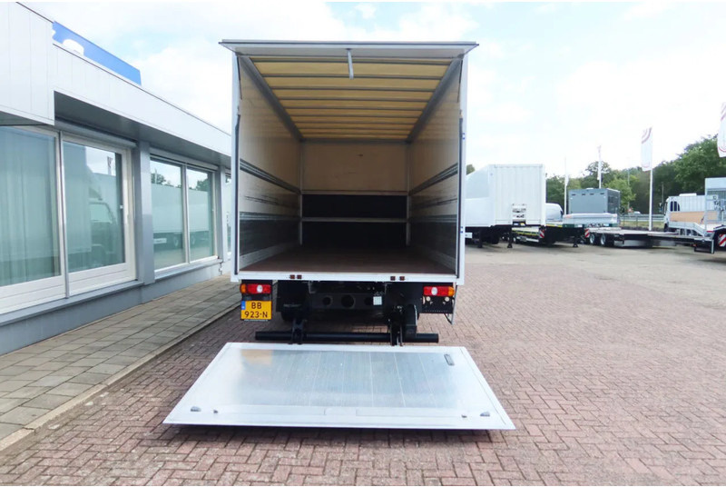 FUSO Canter 7 C 18 Bak+Klep 1000 kg - Camión caja cerrada: foto 3 FUSO Canter 7 C 18 Bak+Klep 1000 kg - Camión caja cerrada: foto 3