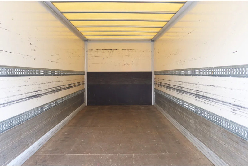 FUSO Canter Mistubishi Canter 7C18 - Camión caja cerrada: foto 4 FUSO Canter Mistubishi Canter 7C18 - Camión caja cerrada: foto 4