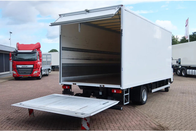 FUSO Canter Mistubishi Canter 7C18 - Camión caja cerrada: foto 3 FUSO Canter Mistubishi Canter 7C18 - Camión caja cerrada: foto 3