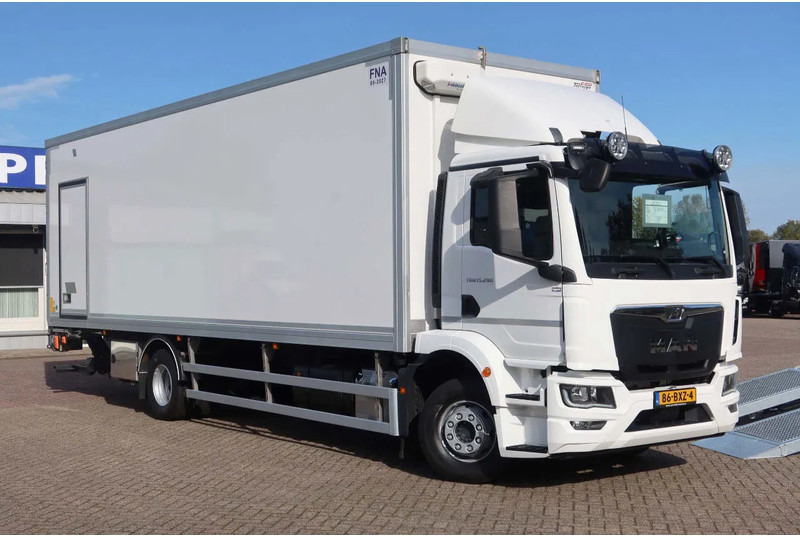 MAN TGM 15.290 Bak + klep Full air suspension Euro 6 Automaat - Camión caja cerrada: foto 2 MAN TGM 15.290 Bak + klep Full air suspension Euro 6 Automaat - Camión caja cerrada: foto 2