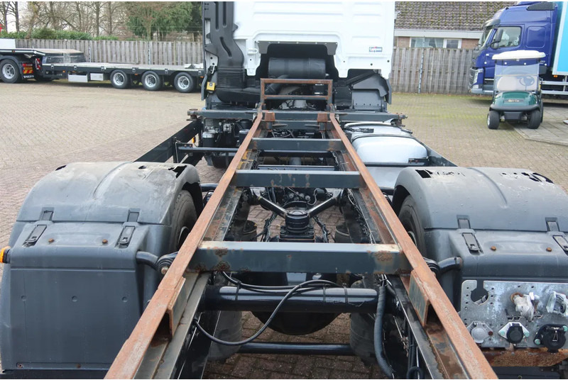 MAN TGX 18 .340 4x2 Full air Chassis, twist locks - Chasis camión: foto 4 MAN TGX 18 .340 4x2 Full air Chassis, twist locks - Chasis camión: foto 4