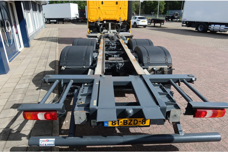 Mercedes-Benz Actros 2642 LL Giga Space Wisselbare opbouw/chassis cabine + lift as - Portacontenedore/ Intercambiable camión: foto 3 Mercedes-Benz Actros 2642 LL Giga Space Wisselbare opbouw/chassis cabine + lift as - Portacontenedore/ Intercambiable camión: foto 3