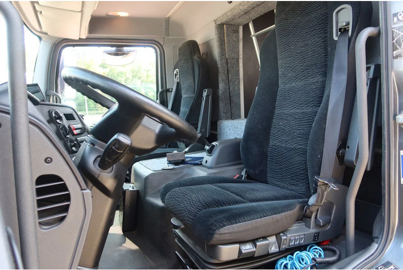 Mercedes-Benz Atego 816 L 3 Paarden/4 Ponies Nieuwe APK + nieuwe accu. - Camión para caballos: foto 5 Mercedes-Benz Atego 816 L 3 Paarden/4 Ponies Nieuwe APK + nieuwe accu. - Camión para caballos: foto 5