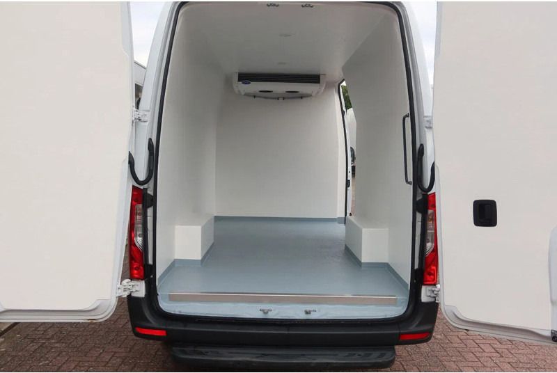 Mercedes-Benz Sprinter 317 Carrier Xarios 350 Koel/Vries/Verwarmen met Nachtaansluiting 220 Volt - Frigorífico furgoneta: foto 4 Mercedes-Benz Sprinter 317 Carrier Xarios 350 Koel/Vries/Verwarmen met Nachtaansluiting 220 Volt - Frigorífico furgoneta: foto 4