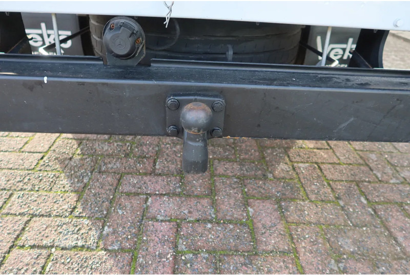 Mercedes-Benz Sprinter 519 CDI Bak + deuren, Montage /serviceauto + opstap + Imperial en opsteekrol C rijbewijs - Camión caja cerrada: foto 5 Mercedes-Benz Sprinter 519 CDI Bak + deuren, Montage /serviceauto + opstap + Imperial en opsteekrol C rijbewijs - Camión caja cerrada: foto 5