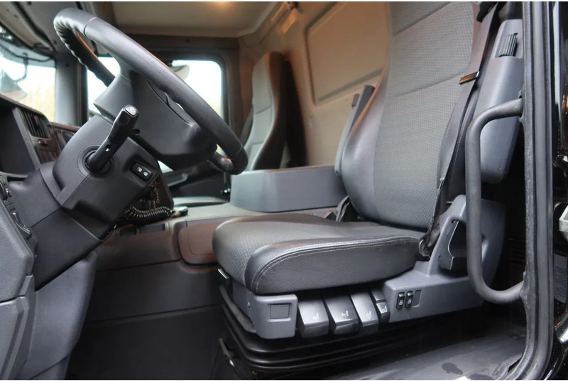 Scania P250 Bak+ Klep Dhollandia 1500 kg. Black line - Camión caja cerrada: foto 5 Scania P250 Bak+ Klep Dhollandia 1500 kg. Black line - Camión caja cerrada: foto 5