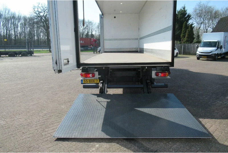 Volvo FL 250 Bakwagen + 6 deuren + Laadklep 2000 kg - Camión caja cerrada: foto 4 Volvo FL 250 Bakwagen + 6 deuren + Laadklep 2000 kg - Camión caja cerrada: foto 4