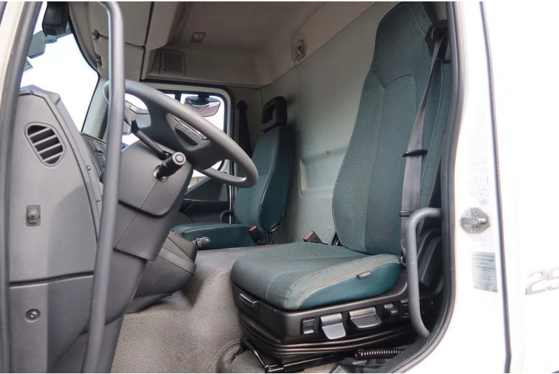 Volvo FL Bak + Dhollandia klep 2000 Kg - Camión caja cerrada: foto 5 Volvo FL Bak + Dhollandia klep 2000 Kg - Camión caja cerrada: foto 5