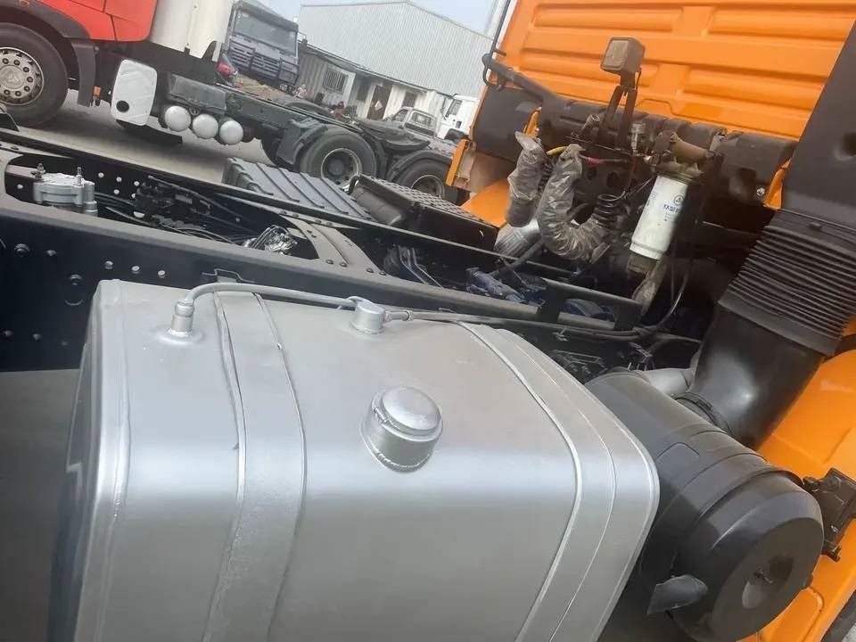 Shacman F3000 6x4 - Cabeza tractora: foto 5 Shacman F3000 6x4 - Cabeza tractora: foto 5